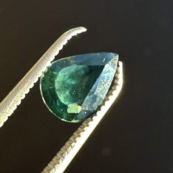 0.96 Carats Natural Sapphire Fine Grade - Picture 9 of 17